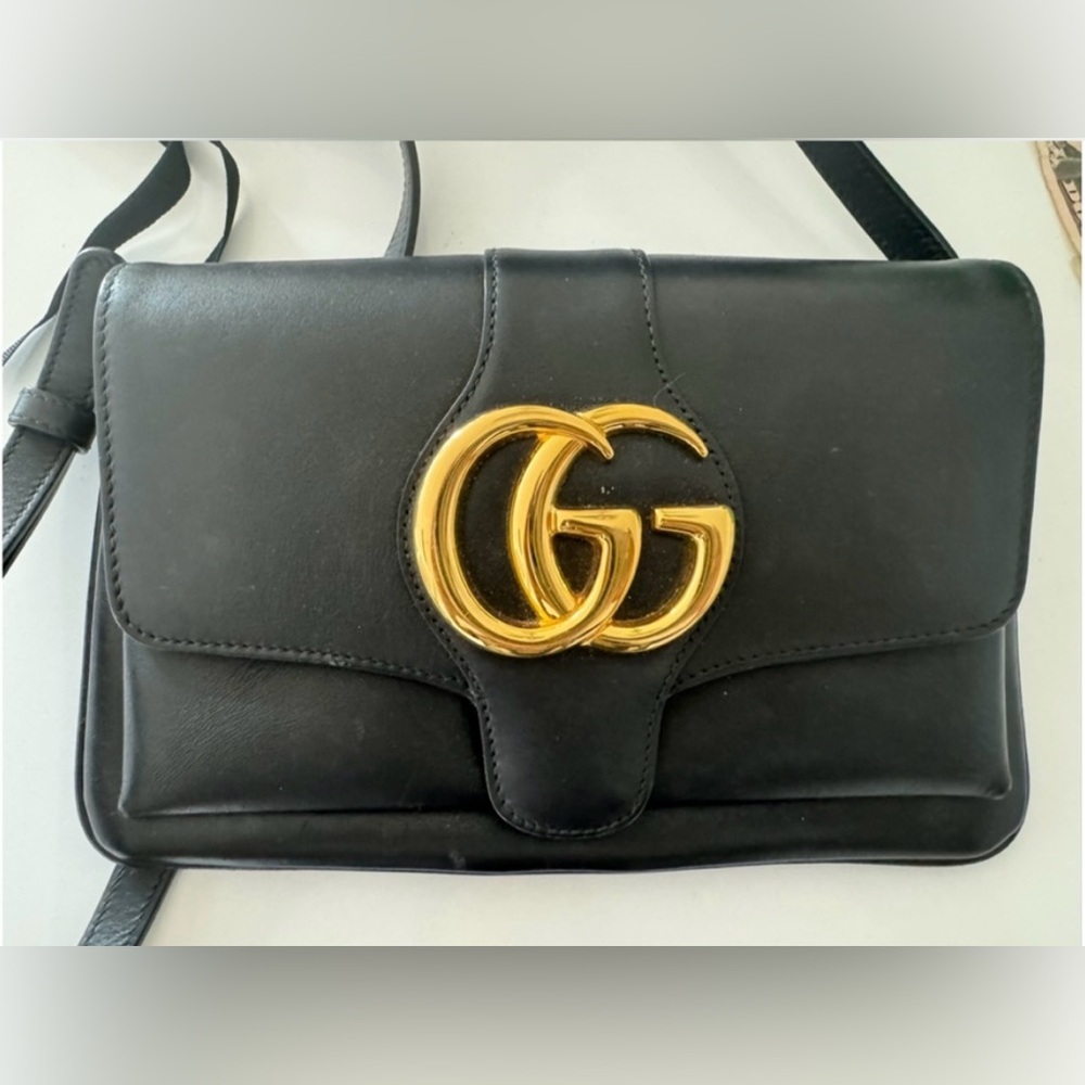 Gucci Black Leather Arli Bag with Gold Logo